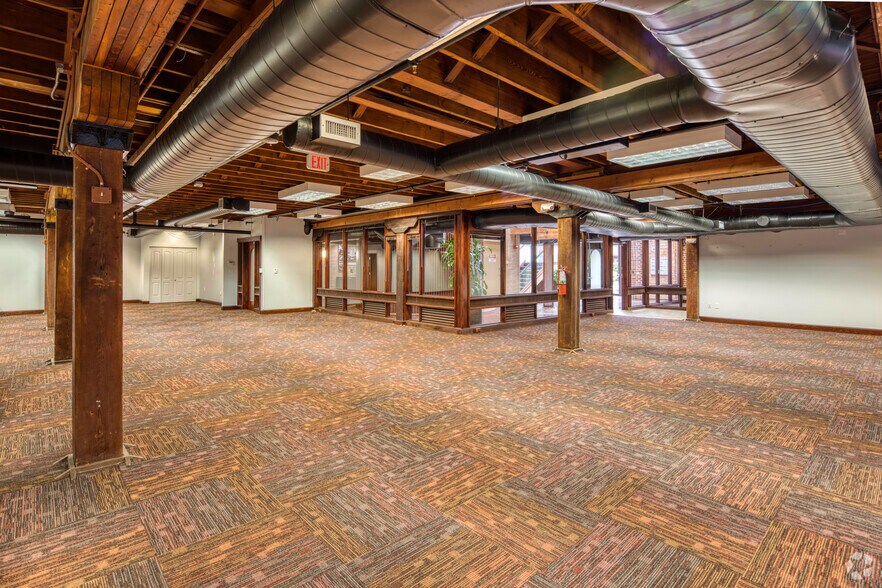 More Photos Of 100 3rd St S, Saint Petersburg Loft Creative Space For Lease