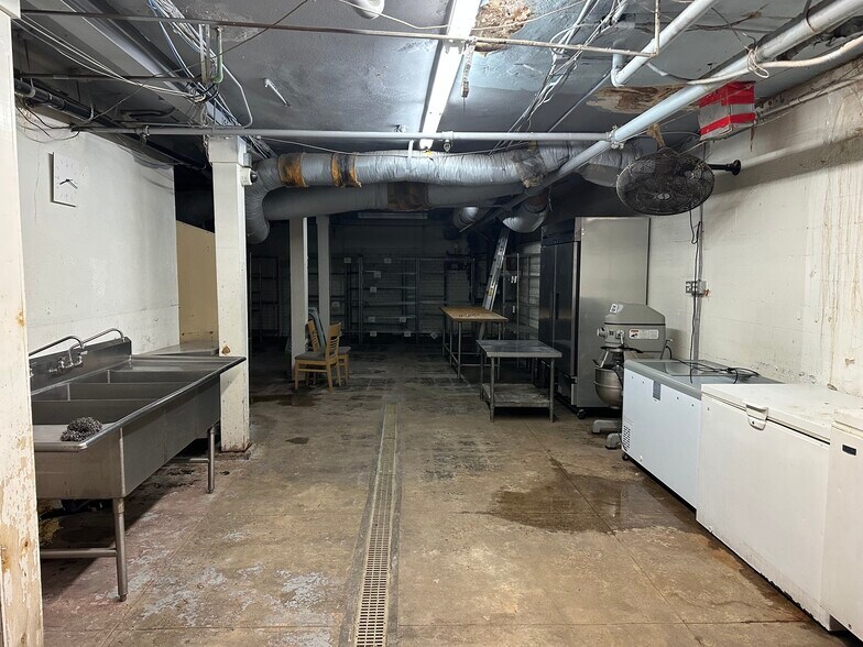 More Photos Of 231-243 E Colorado Blvd, Pasadena Storefront Retail Office For Lease