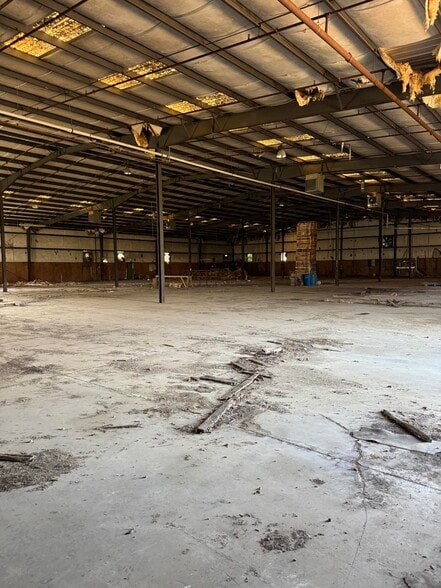 More Photos Of 201 N First, West Helena Manufacturing For Sale