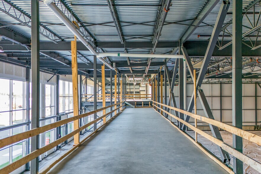 More Photos Of 4590-4592 Boul De Portland, Sherbrooke Food Processing For Lease