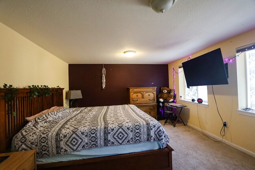 More Photos Of 814 Lincoln St, Hoquiam General Retail For Sale
