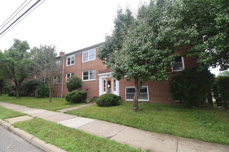 Primary Photo Of 2646 Noble Rd, Cleveland Apartments For Sale
