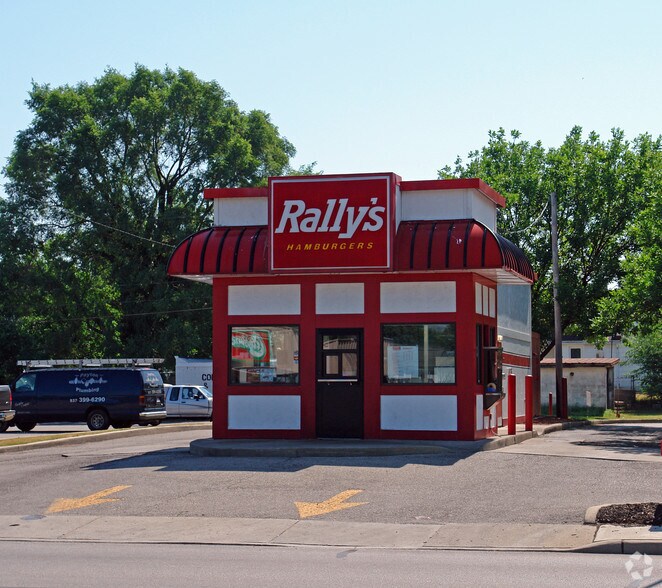 More Photos Of 2122 S Limestone St, Springfield Fast Food For Lease