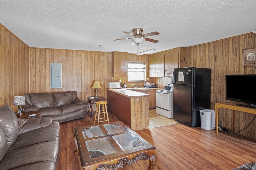 More Photos Of 3035 W Highway 154, Quitman Hotel For Sale