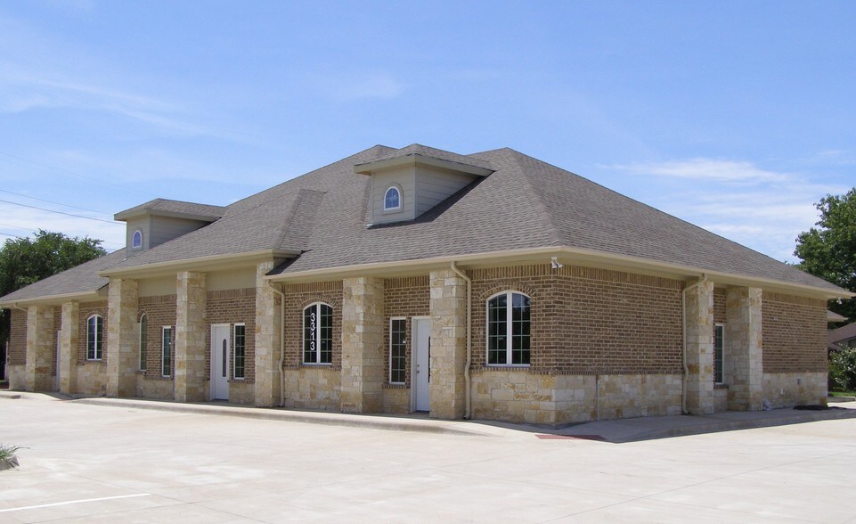 More Photos Of 3313 Naaman School Rd, Garland Office For Sale