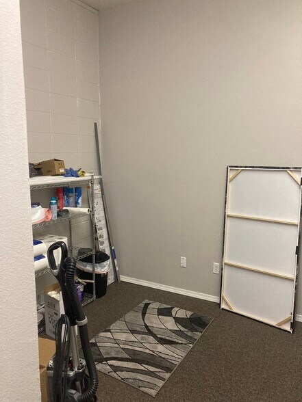 More Photos Of 5920 N Government Way, Coeur d'Alene Office For Lease