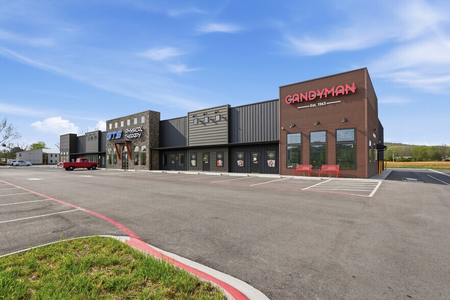 More Photos Of 2355 Center St, Fayetteville Storefront For Lease