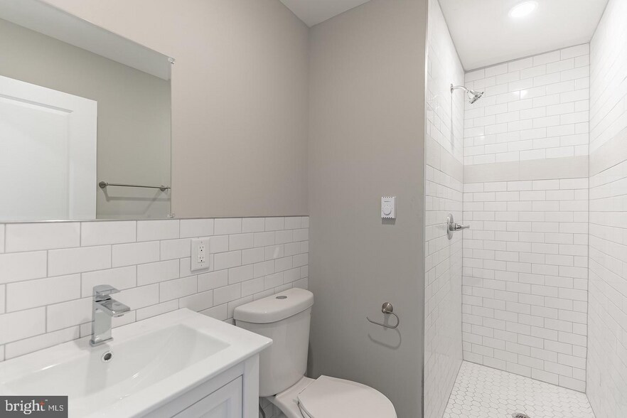 More Photos Of 2243 N Broad St, Philadelphia Apartments For Sale