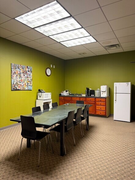 More Photos Of 6527 New Peachtree Rd, Atlanta Medical For Sale