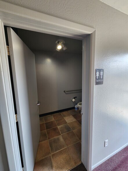 More Photos Of 6570 E 6th St, Prescott Valley Warehouse For Lease