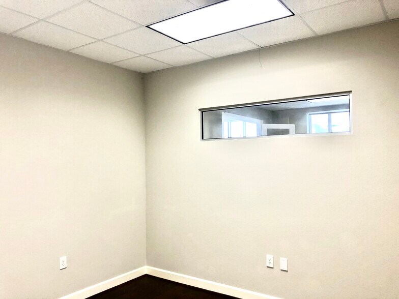 More Photos Of 16000 Park Ten Pl, Houston Loft Creative Space For Sale