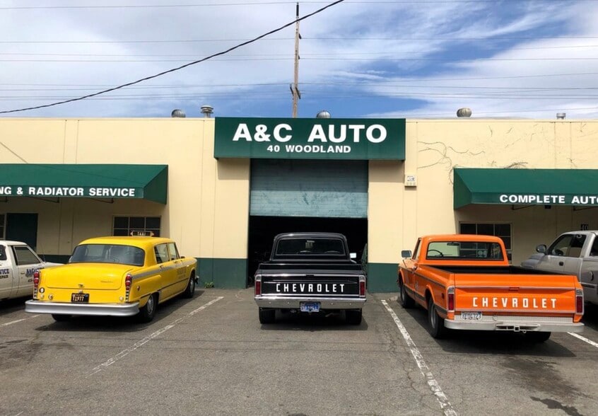 More Photos Of 40 Woodland Ave, San Rafael Service For Sale