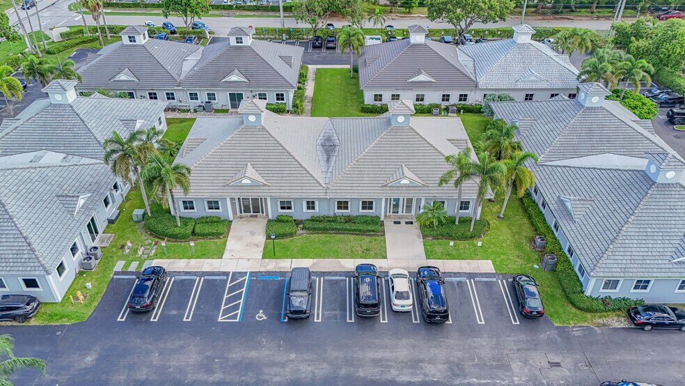 More Photos Of 20810-20818 W Dixie Hwy, Miami Medical For Sale