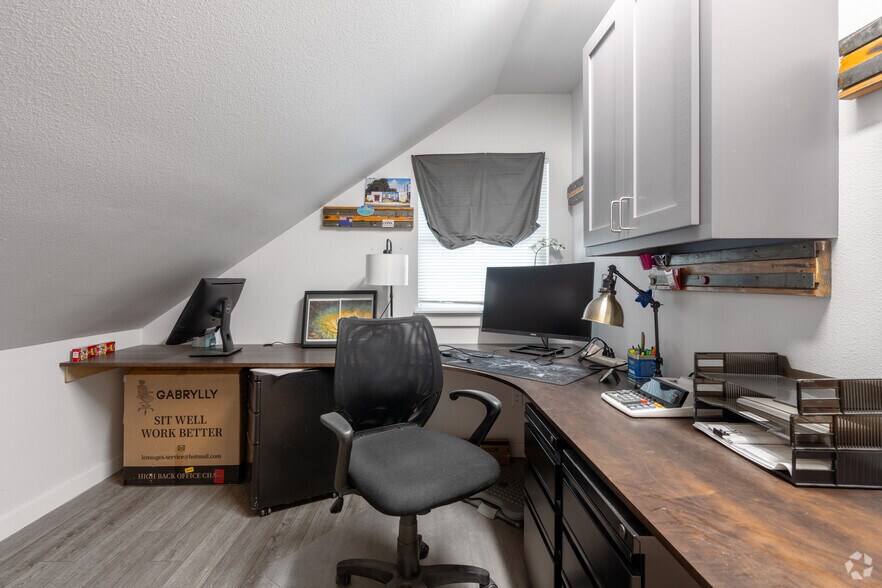 More Photos Of 1716 San Antonio St, Austin Loft Creative Space For Sale