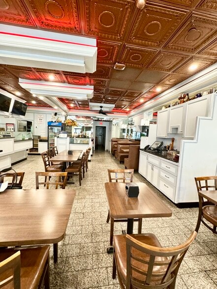 More Photos Of 908-912B Hempstead Tpke, Franklin Square Restaurant For Sale