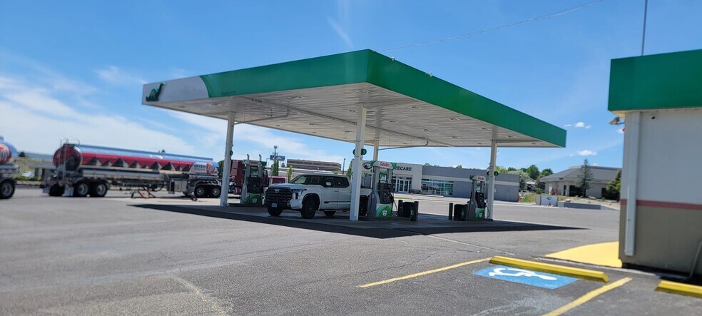 More Photos Of 2210 5th St, Elko Service Station For Sale