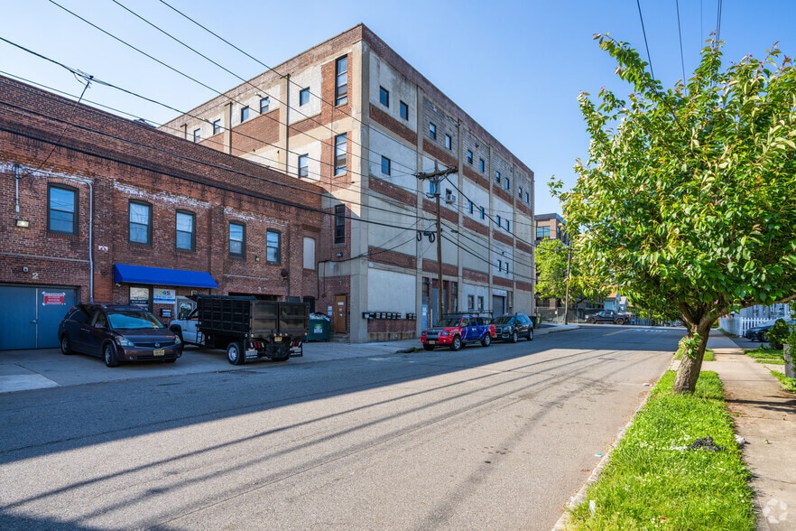 More Photos Of 359 Cortlandt St, Belleville Manufacturing For Lease