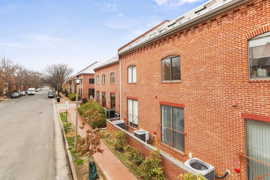 More Photos Of 115 Oronoco St, Alexandria Office For Lease