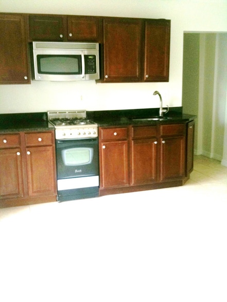 More Photos Of 340 Maple Ave, Westbury Apartments For Sale