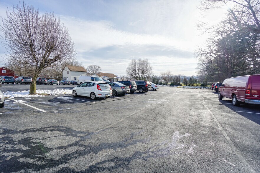 More Photos Of 450 Germantown Pike, Lafayette Hill Office For Sale