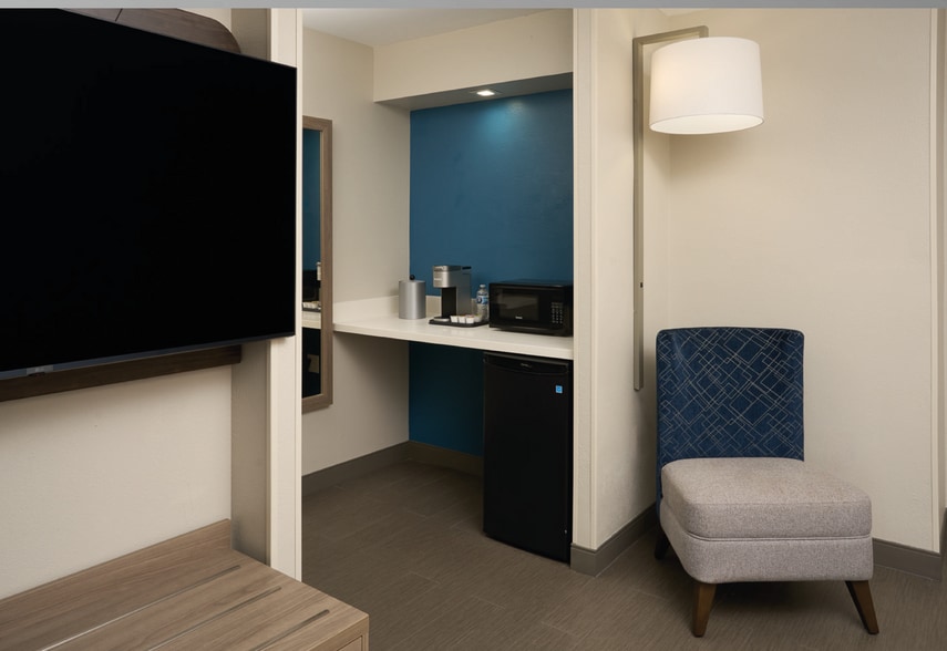 More Photos Of 11520 SW 88th St, Miami Hotel For Sale