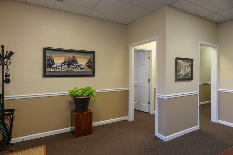 More Photos Of 125 Commerce Dr, Fayetteville Medical For Lease