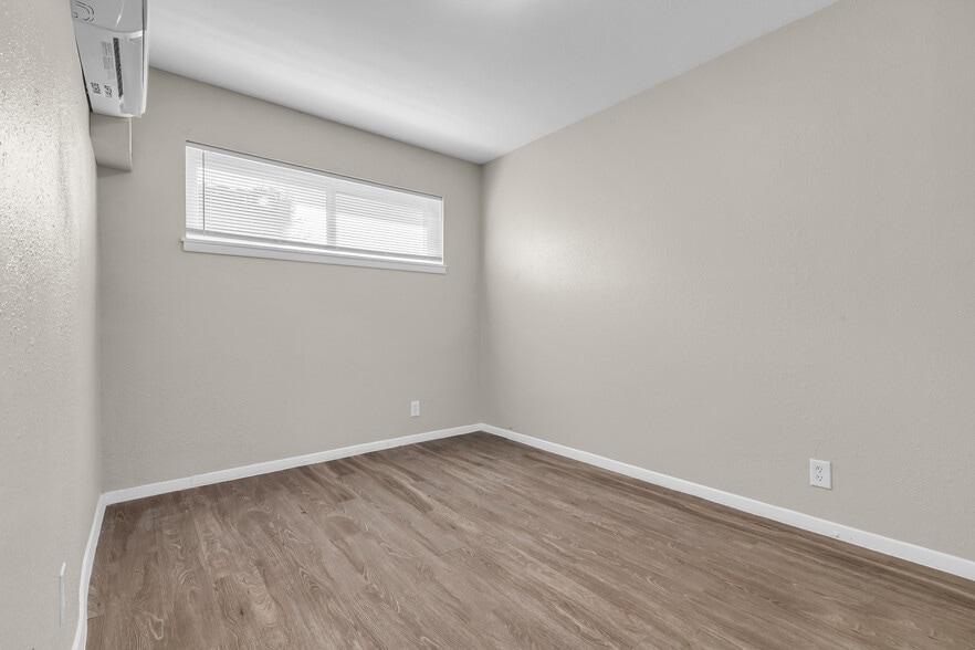 More Photos Of 4706 Yellowstone Blvd, Houston Apartments For Sale