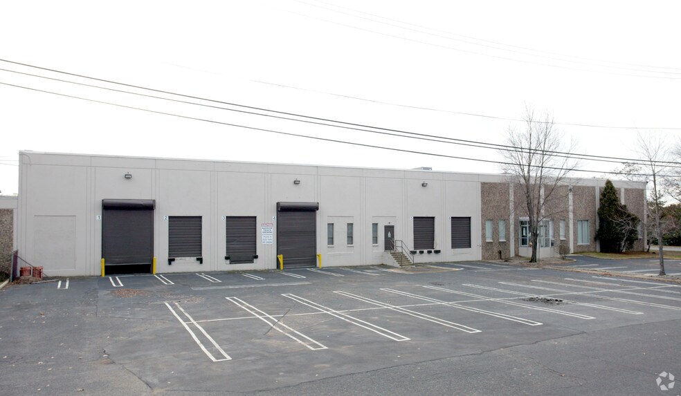 Primary Photo Of 40a Cotters Ln, East Brunswick Manufacturing For Lease