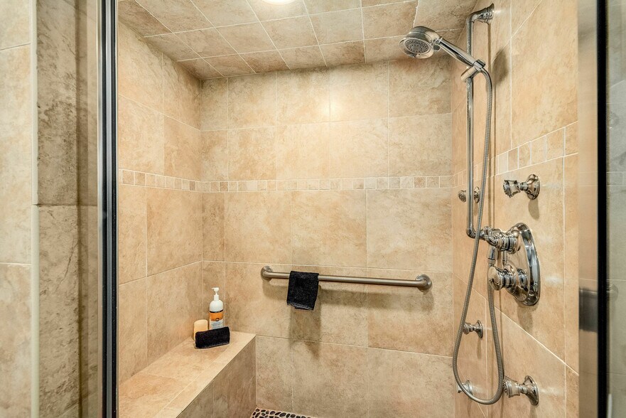 More Photos Of 902 E New Haven Ave, Melbourne Coworking Space