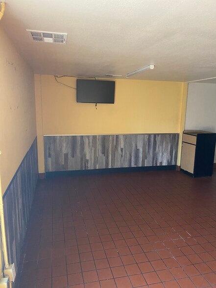 More Photos Of 2821 E White Star Ave, Anaheim Warehouse For Lease