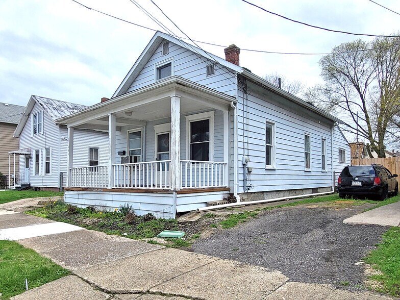 More Photos Of 2931 Maple St, Erie Multifamily For Sale