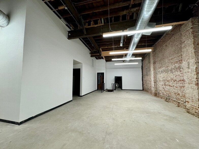 More Photos Of 2217 Welton St, Denver Restaurant For Sale