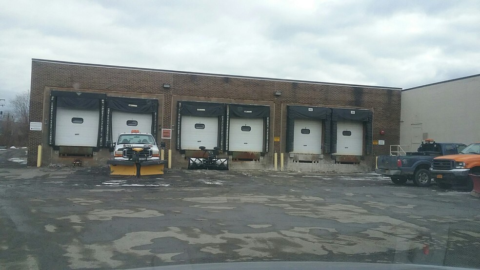 More Photos Of 100 Oakdale Rd, Johnson City Warehouse For Lease