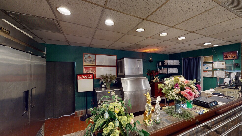 More Photos Of 1102 W Spring St, Monroe Restaurant For Sale