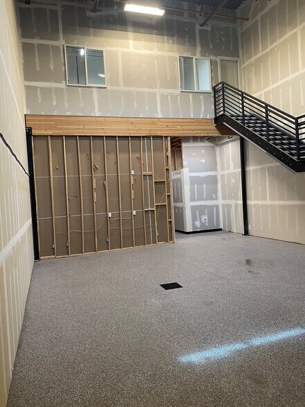 More Photos Of 13865 S 2700 W, Bluffdale Flex For Sale