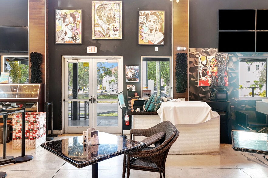 More Photos Of 122 S Howard Ave, Tampa Restaurant For Lease