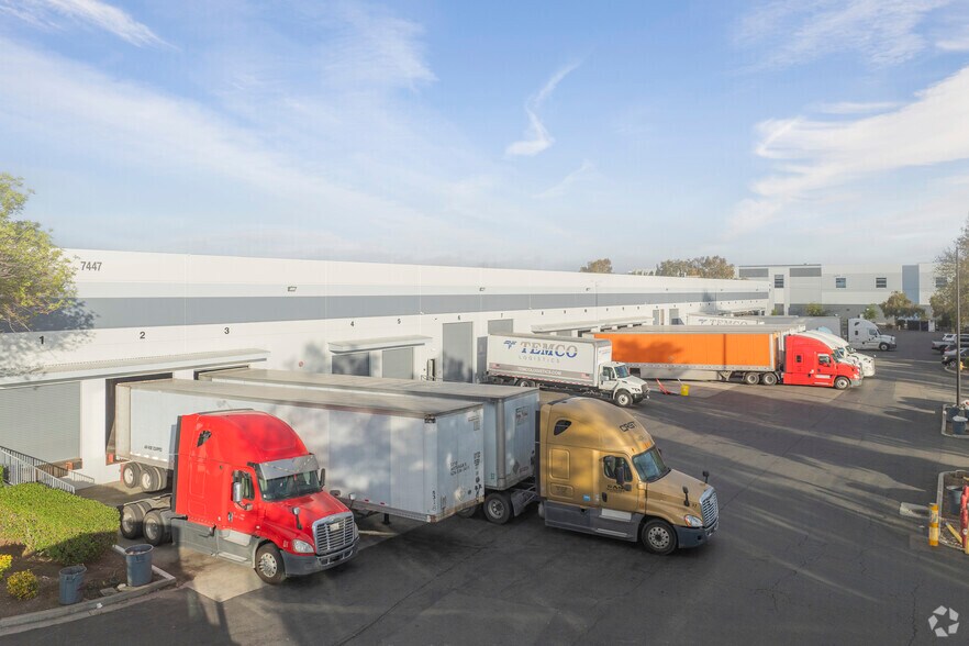 More Photos Of 7447 Morton Ave, Newark Manufacturing For Lease