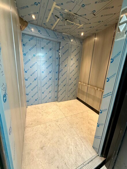 More Photos Of 6520 New Utrecht Ave, Brooklyn Office For Lease