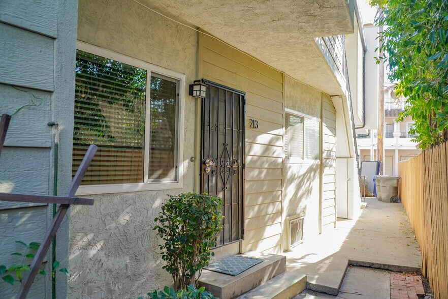 More Photos Of 209-217 C Ave, Coronado Apartments For Sale