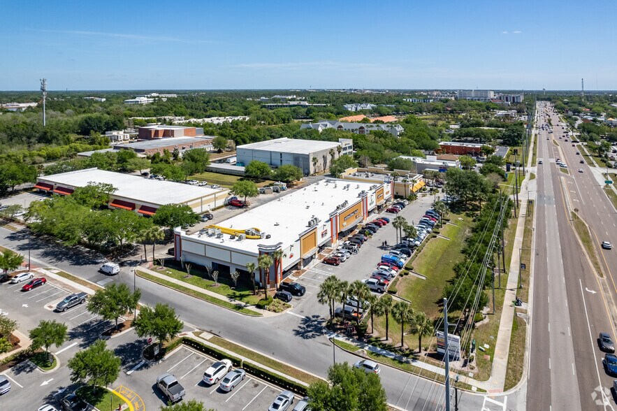 More Photos Of 11551 University Blvd, Orlando General Retail For Lease
