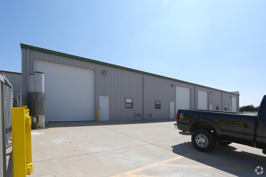 More Photos Of 3333-3349 Deskin Dr, Norman Industrial For Sale