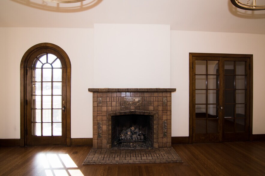 More Photos Of 109 N Main St, Springville Office For Lease