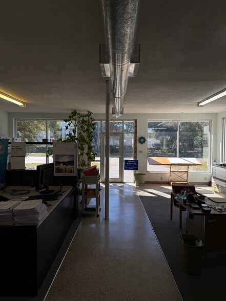 More Photos Of 3457 5th Ave S, Saint Petersburg Manufacturing For Sale