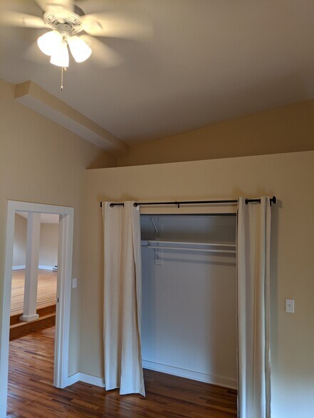 More Photos Of 4940-4942 N Sheridan Rd, Chicago Apartments For Sale