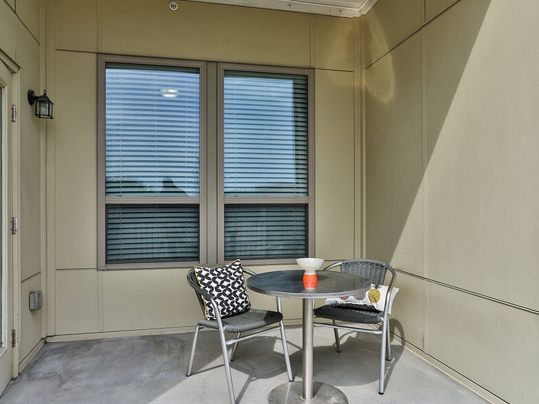 More Photos Of 1520 S 5th St, Saint Charles Unknown For Lease