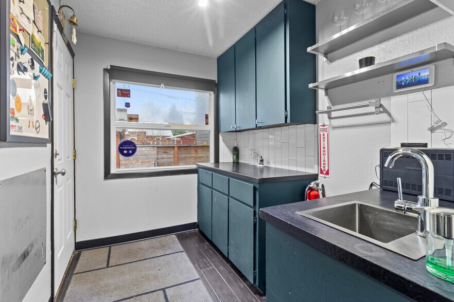 More Photos Of 5130 N Lombard St, Portland Freestanding For Sale