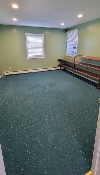More Photos Of 147 N Ocean Ave, Patchogue Office For Sale