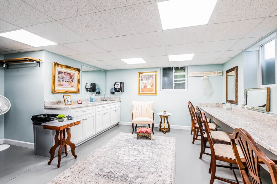 More Photos Of 824 Lehman Ave, Bowling Green Religious Facility For Sale