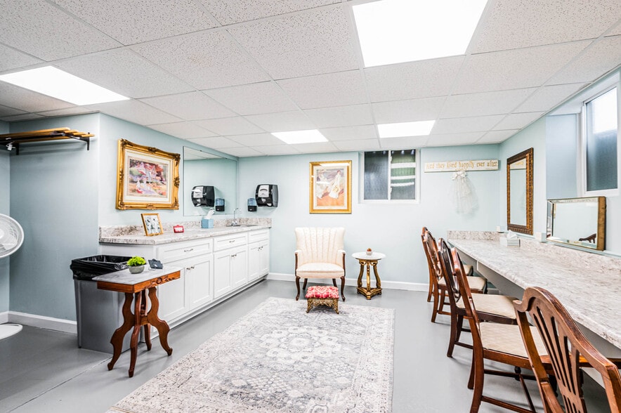 More Photos Of 824 Lehman Ave, Bowling Green Religious Facility For Sale