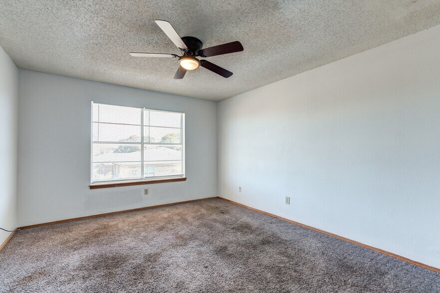 More Photos Of 7405 Waco Ave, Lubbock Apartments For Sale